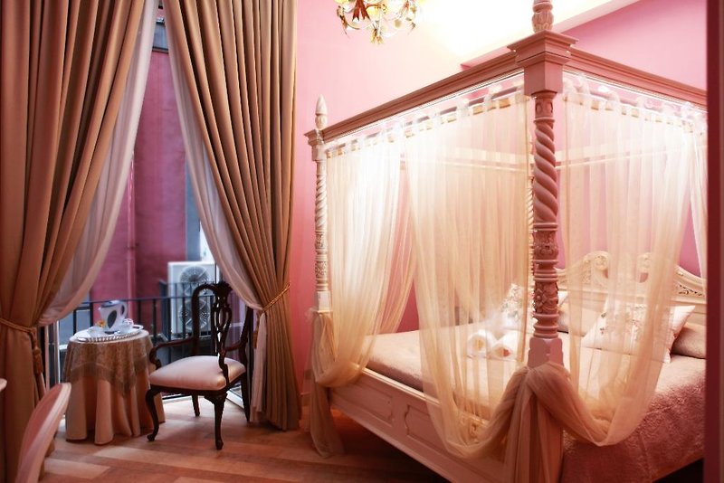 Lanfipe Palace 2 - Room Example