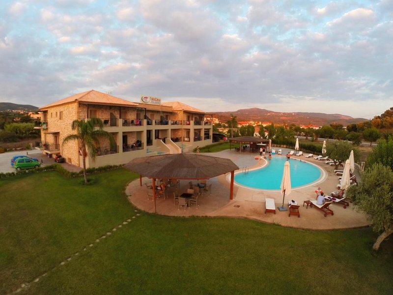 Tsokas 16 - Outdoor Pool