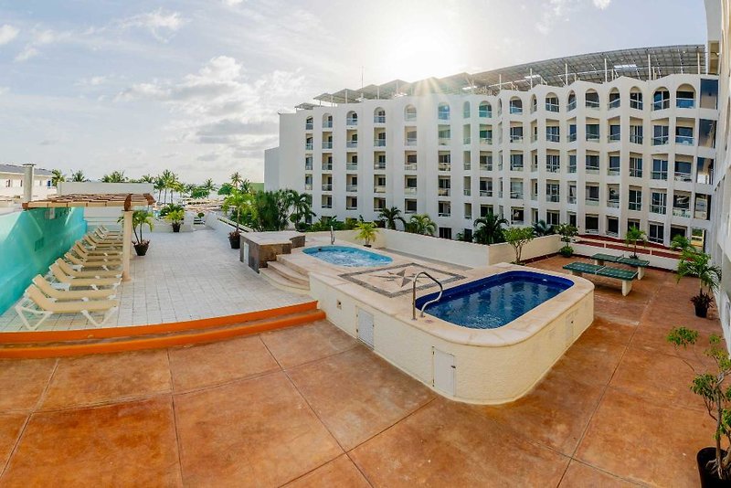 Aquamarina Beach Hotel Cancun 4