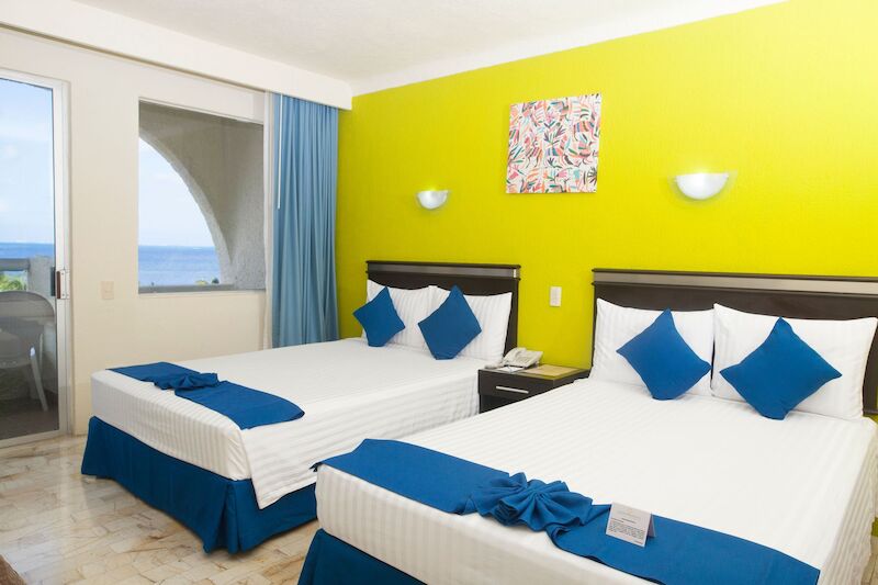 Aquamarina Beach Hotel Cancun 6