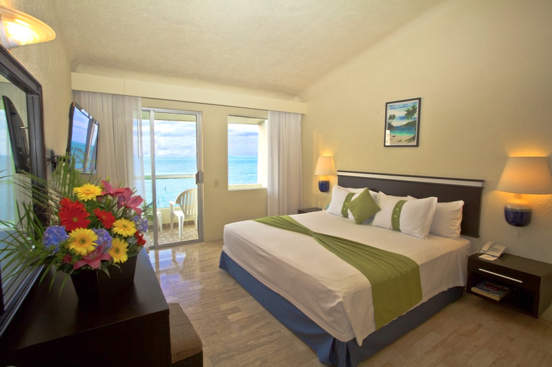 Aquamarina Beach Hotel Cancun 7