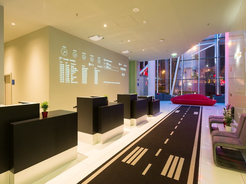 Tryp Lisboa Aeroporto 9