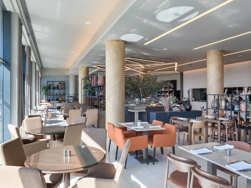 Tryp Lisboa Aeroporto 14