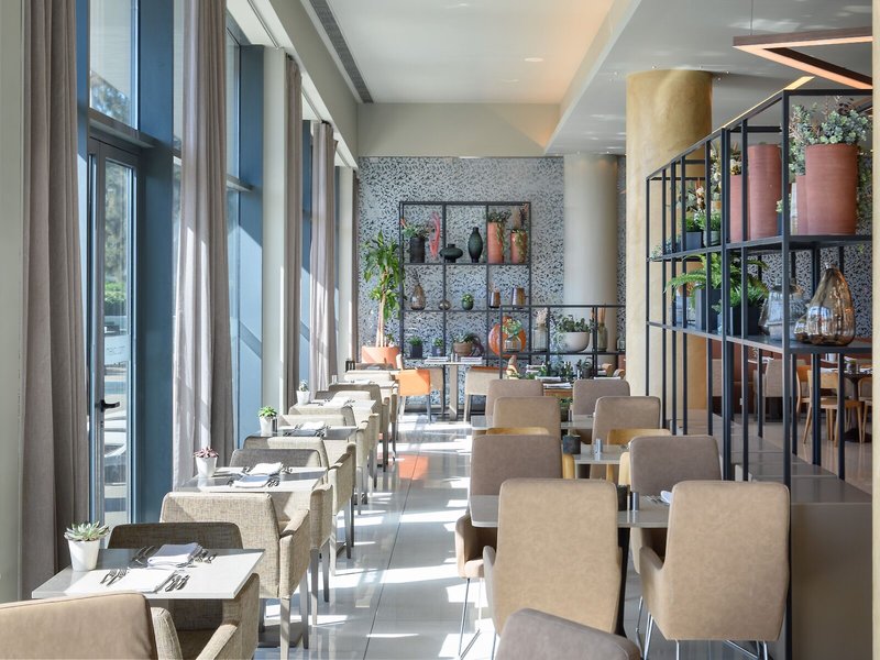 Tryp Lisboa Aeroporto 17