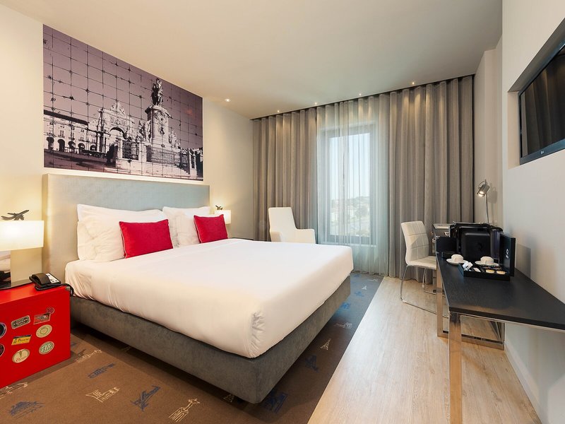 Tryp Lisboa Aeroporto 32