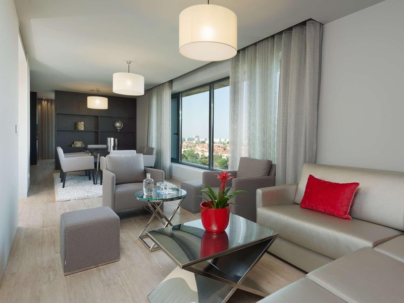 Tryp Lisboa Aeroporto 35