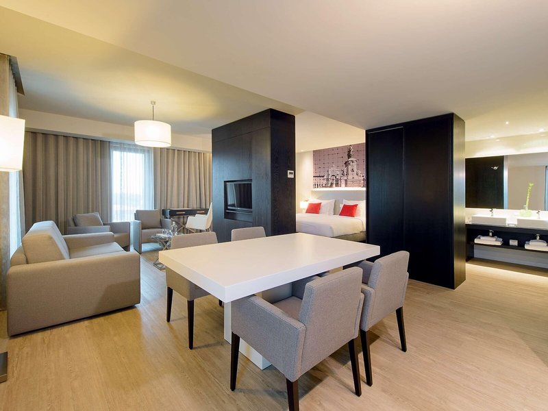 Tryp Lisboa Aeroporto 40