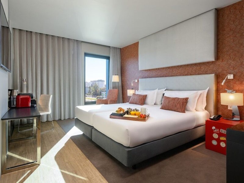 Tryp Lisboa Aeroporto 41