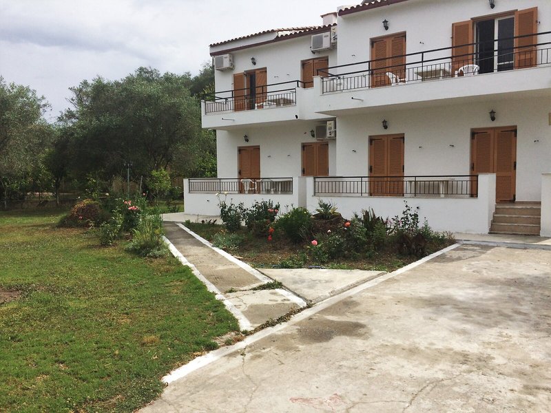 Captain´s Studios & Apartments 4 - Exterior