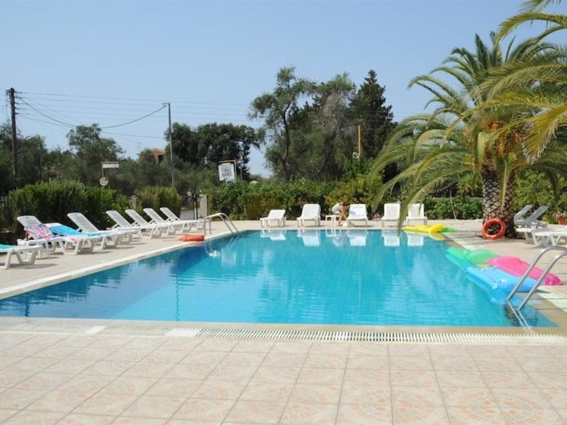 Captain´s Studios & Apartments 10 - Outdoor Pool