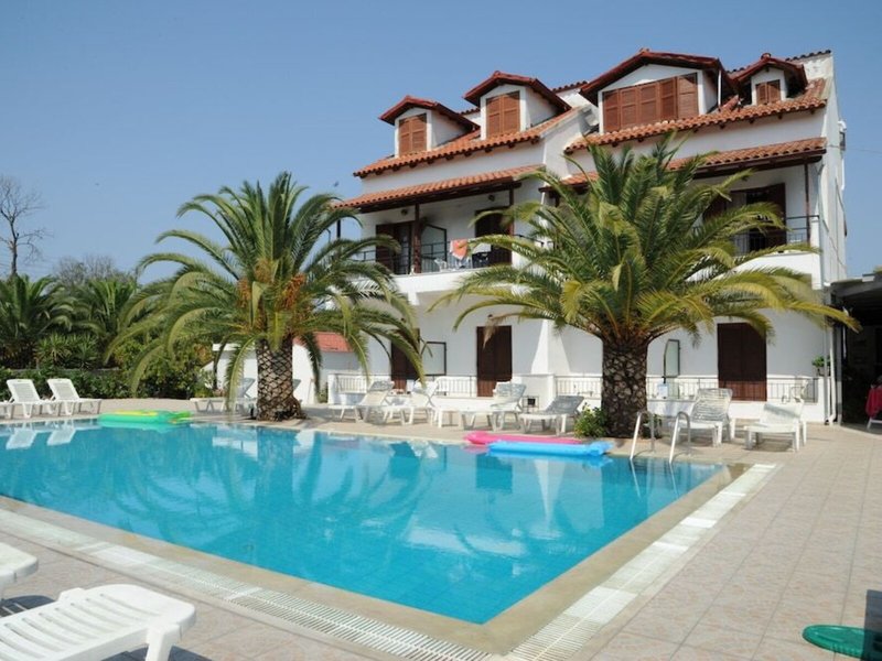 Captain´s Studios & Apartments 11 - Outdoor Pool