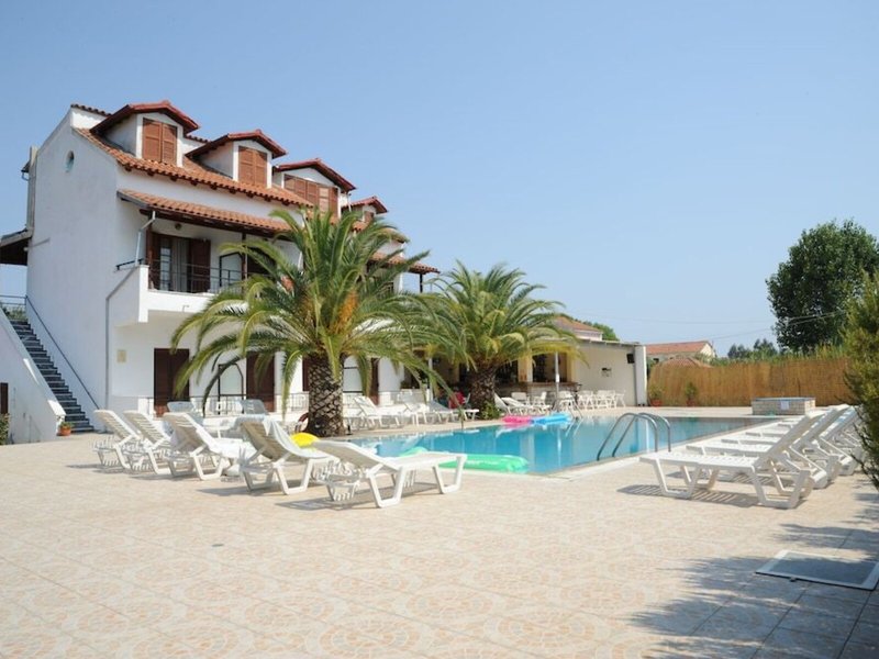 Captain´s Studios & Apartments 12 - Outdoor Pool