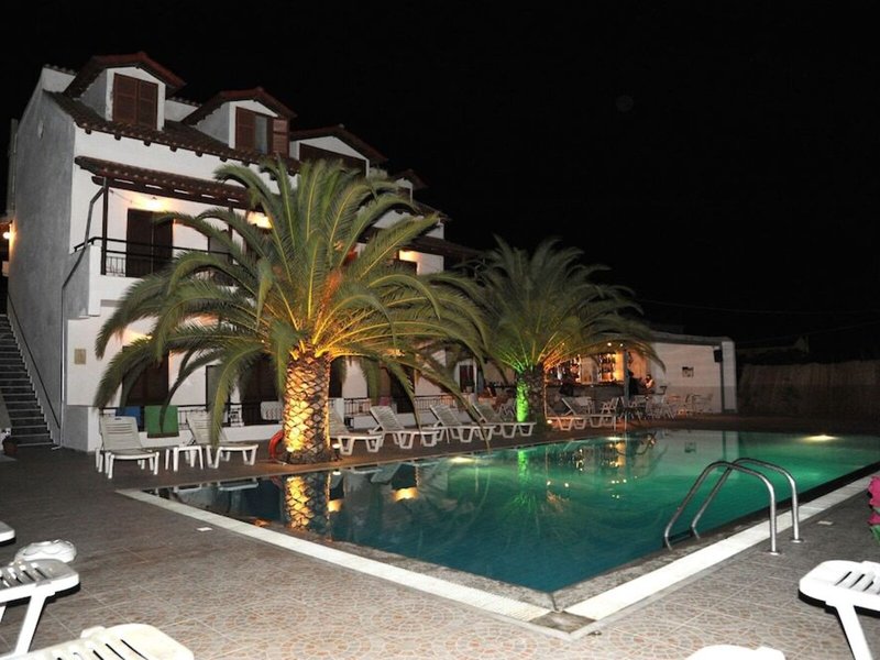 Captain´s Studios & Apartments 21 - Outdoor Pool