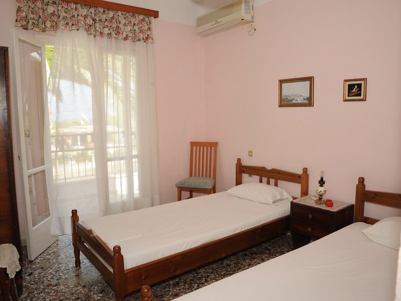 Captain´s Studios & Apartments 31 - Room Example