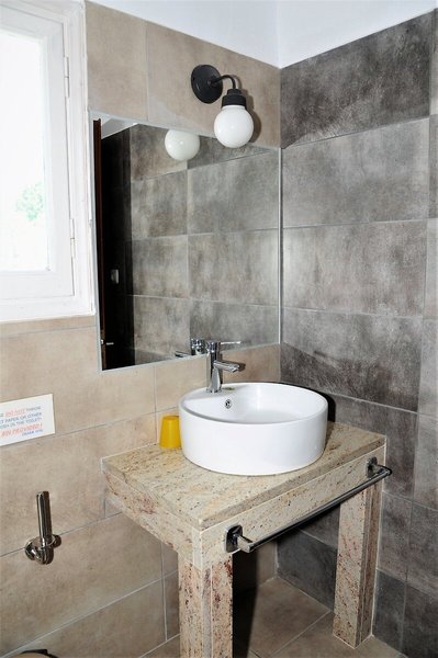 Captain´s Studios & Apartments 43 - Bathroom Example