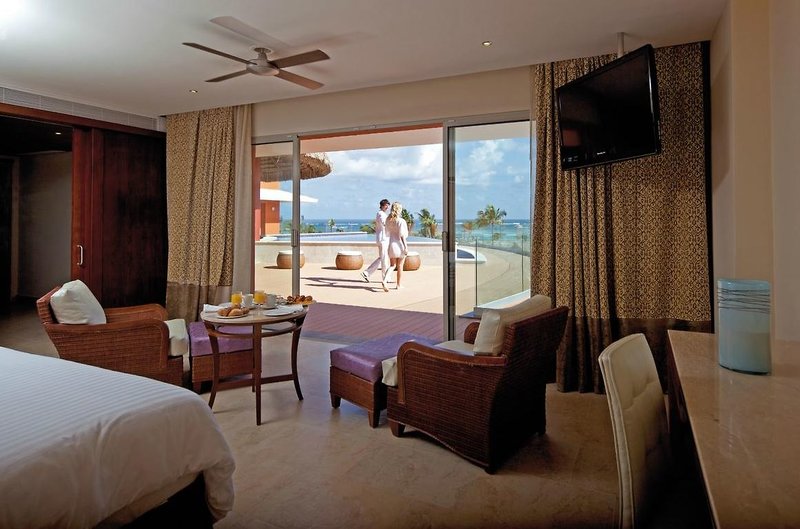 Premium Level at Barceló Bávaro Palace 15