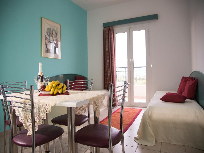 Theoni Apartments 4