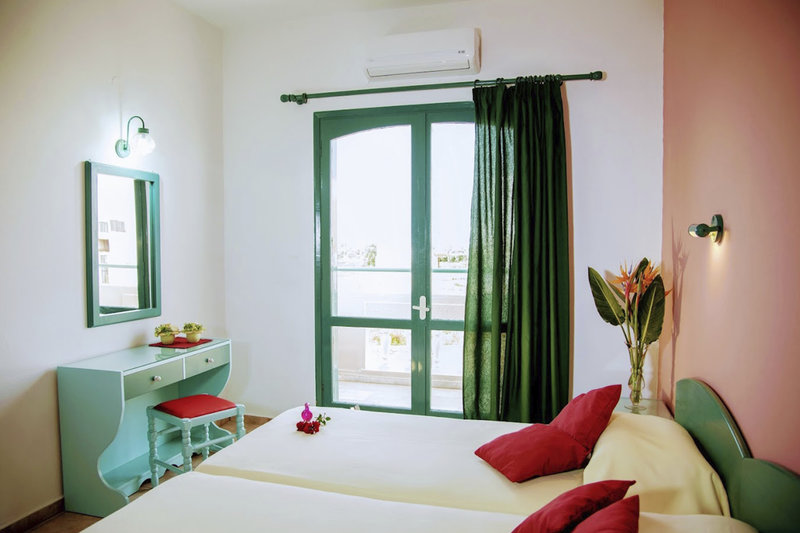 Theoni Apartment 14