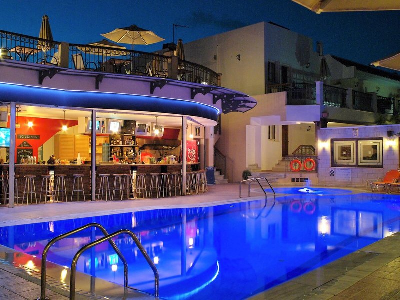 Bella Elena Apartments 8