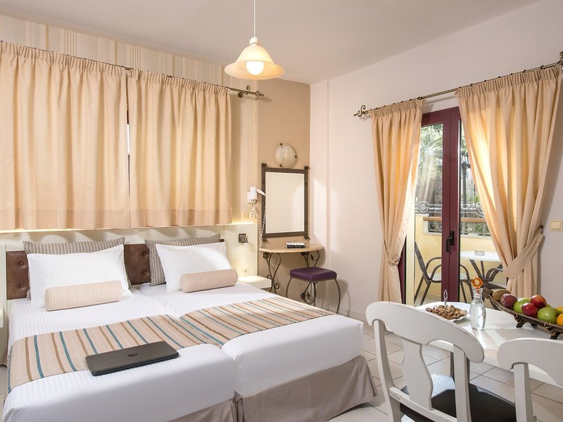 Bella Elena Apartments 33