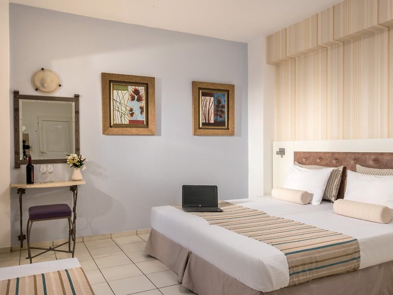 Bella Elena Apartments 46
