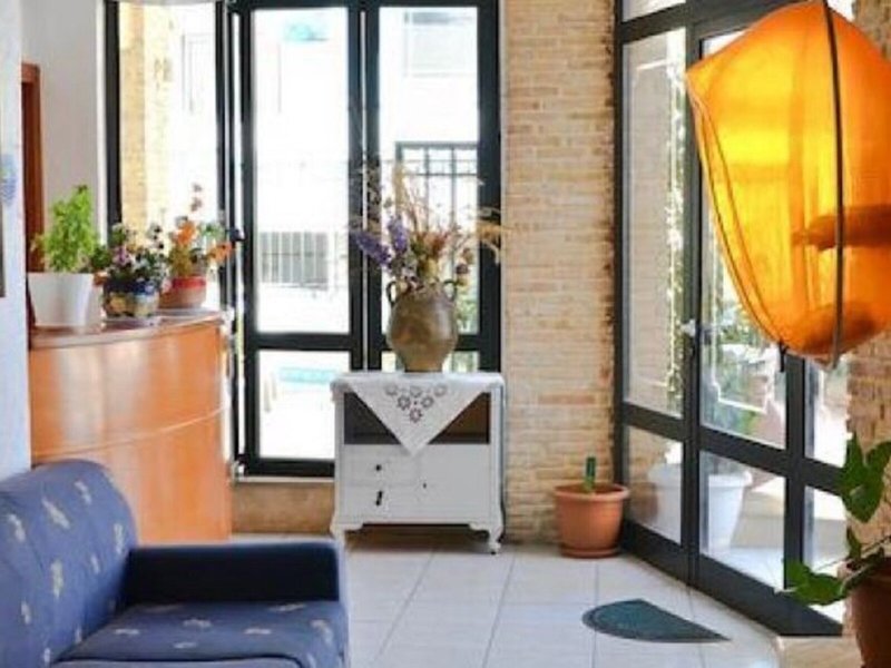 Argo Studios 11 - Health & Beauty