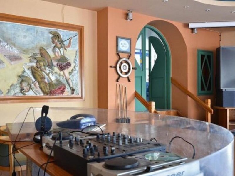 Argo Studios 19 - Room Example