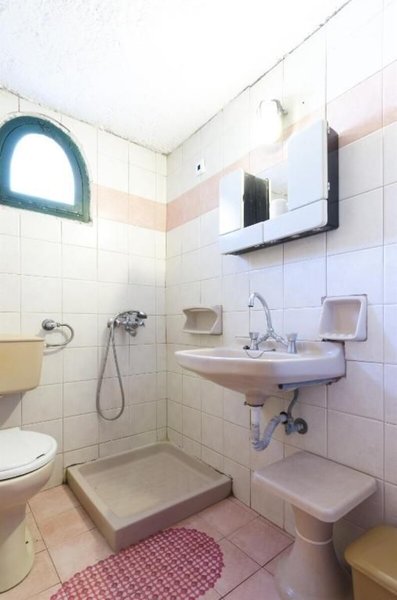 Argo Studios 31 - Bathroom Example