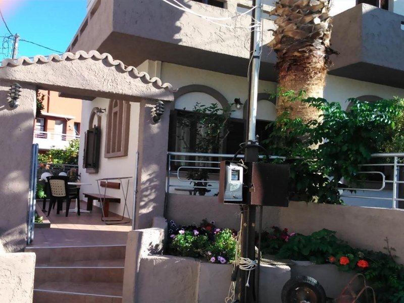 Fotoula Studios & Apartments 12