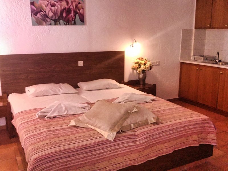 Fotoula Studios & Apartments 24