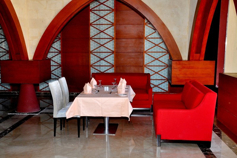 Jasmine Palace Resort & Spa 8