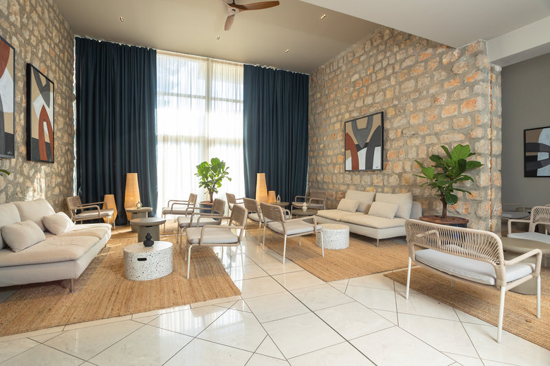 Adria 9