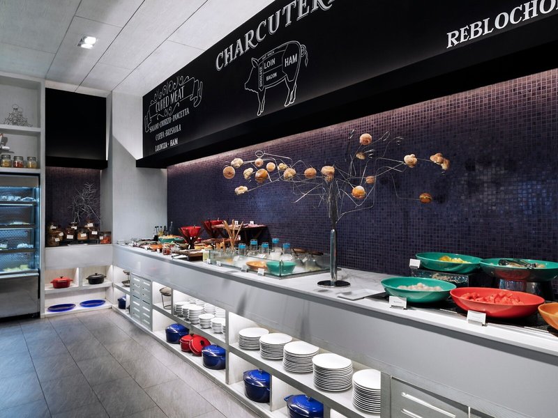 The Nai Harn Phuket 30