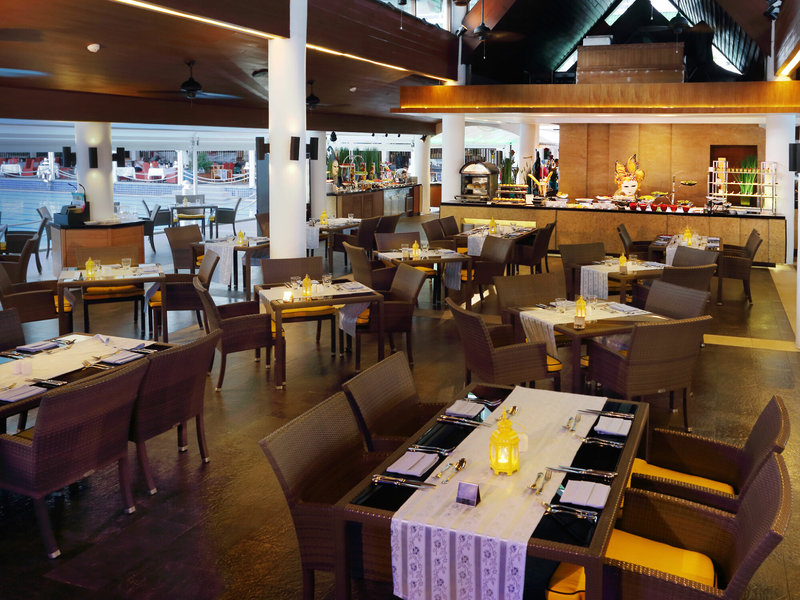 Le Meridien Phuket Beach Resort 10