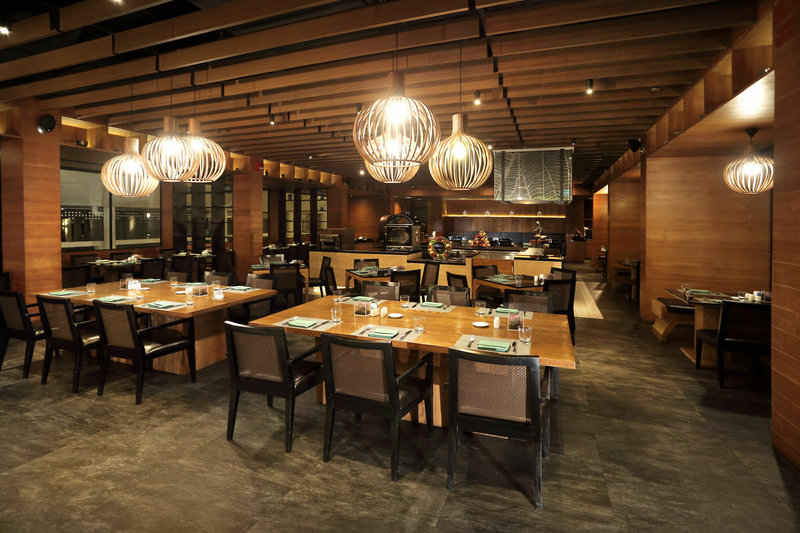 Le Meridien Phuket Beach Resort 13