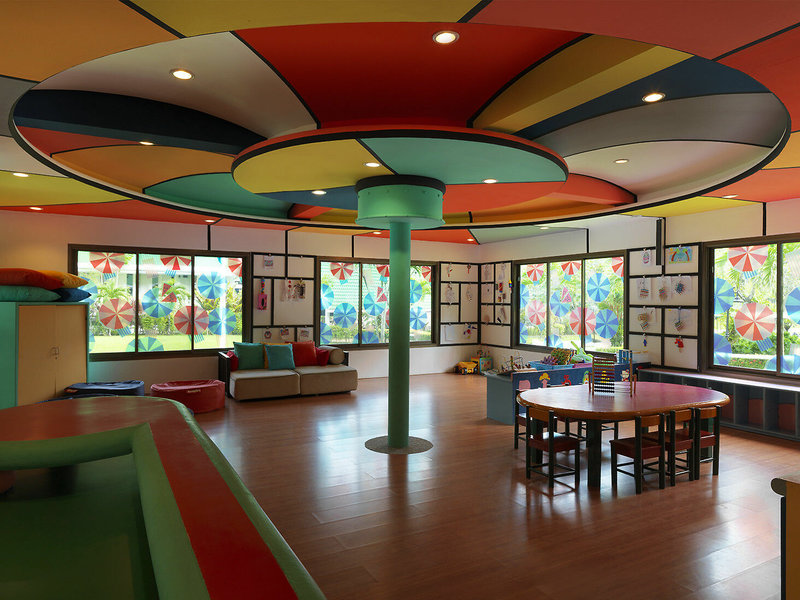 Le Meridien Phuket Beach Resort 16