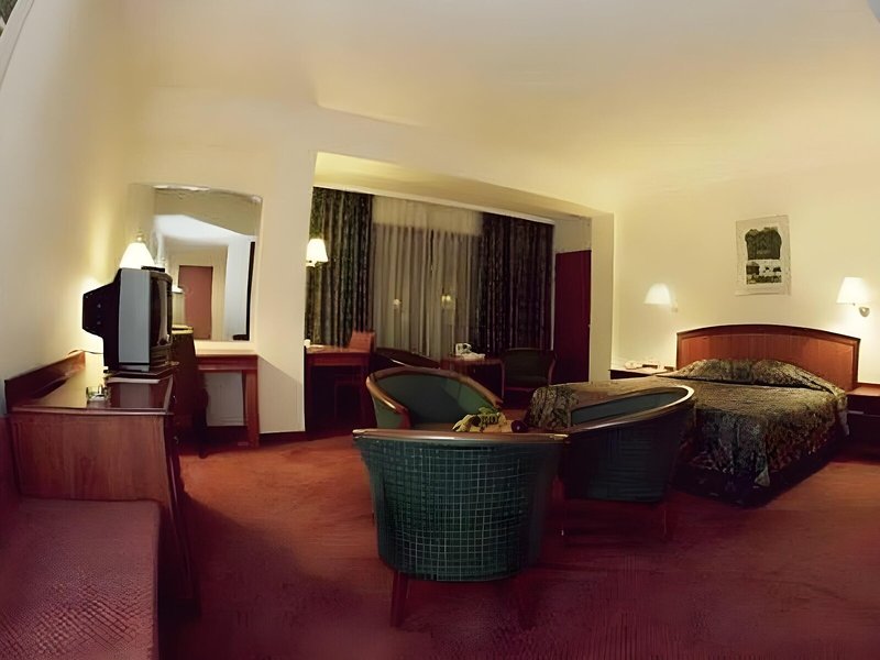 Grand Palace Hotel 12