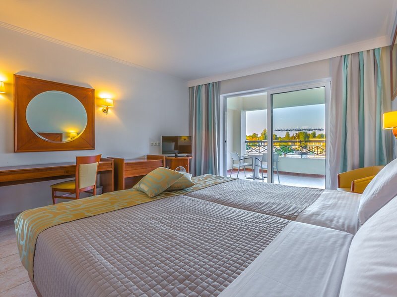 Kipriotis Maris Suites 35