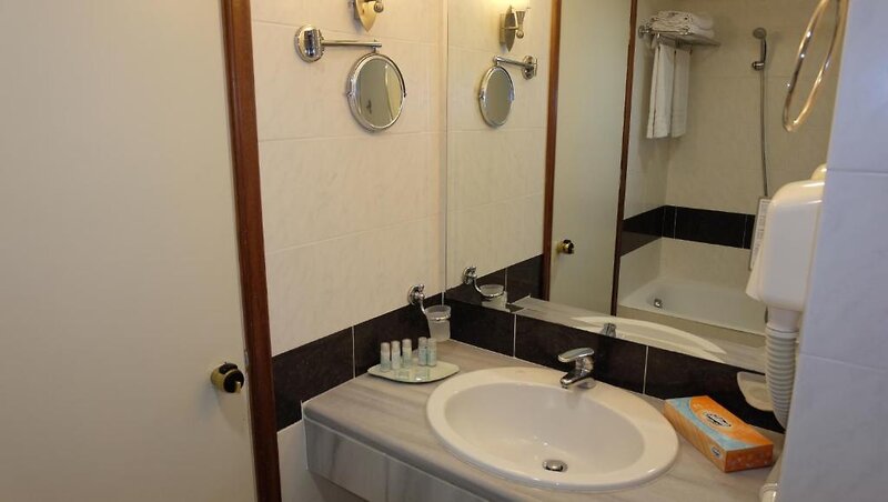 Kipriotis Maris Suites 16
