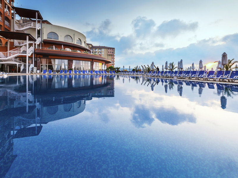 Sol Luna Bay Resort 9 - Outdoor Pool