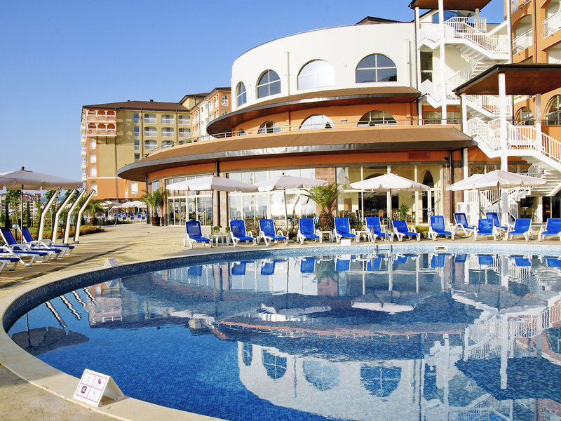 Sol Luna Bay Resort 10 - Outdoor Pool