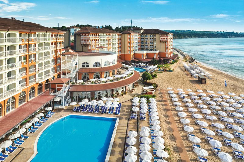 Sol Luna Bay Resort  1