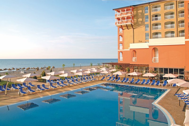 Sol Luna Bay Resort  4