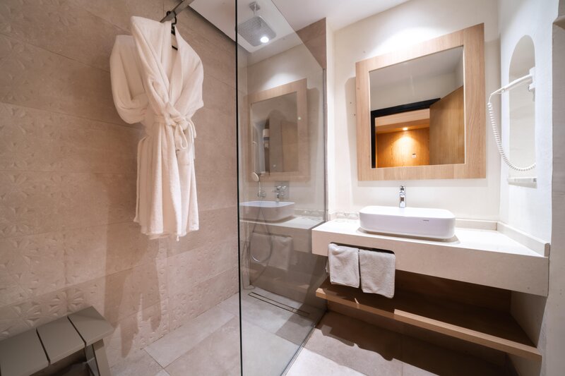 Sentido Djerba Beach 18 - Bathroom Example