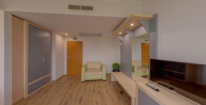 Sol Marina Palace 65