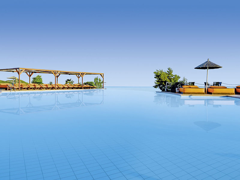 Alia Palace Luxury Hotel & Villas 2