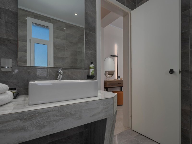 Alia Palace Luxury Hotel & Villas 24 - Room Example