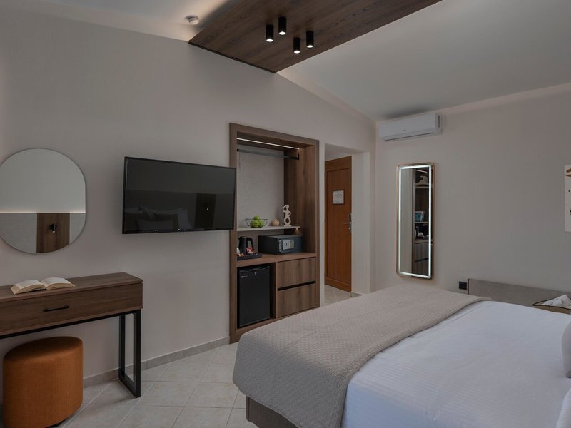 Alia Palace Luxury Hotel & Villas 39 - Room Example