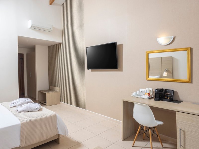 Alia Palace Luxury Hotel & Villas 40 - Room Example
