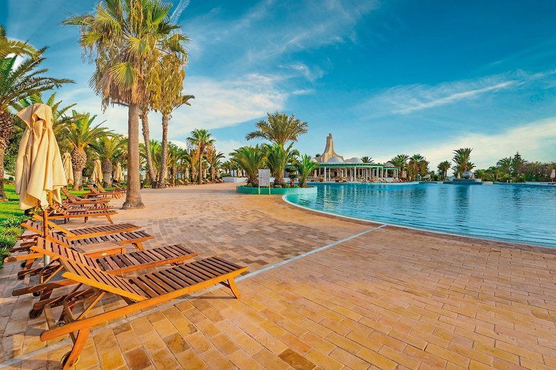 Royal Garden Palace 9